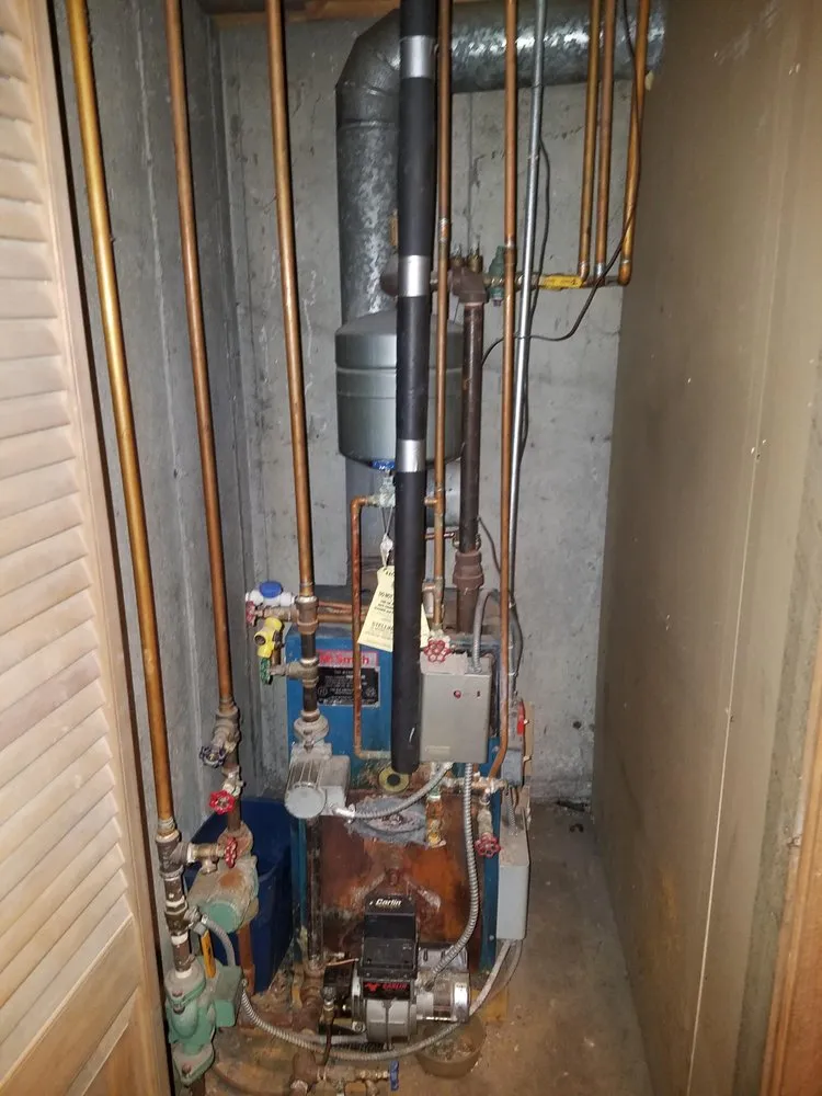 Emergency electrician providing lighting installation in , 