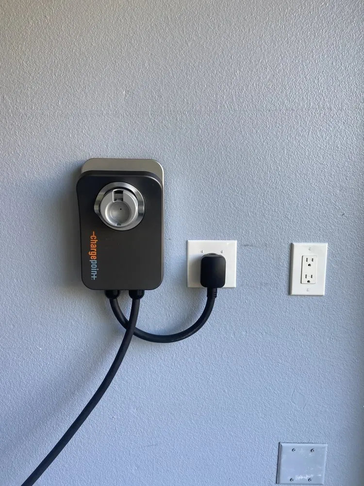 Slide of All Starz Electrical