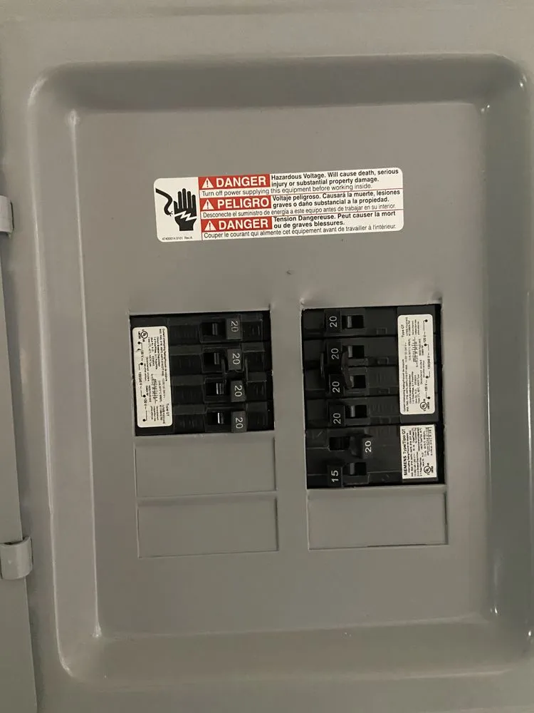 Emergency electrician providing lighting installation in , 