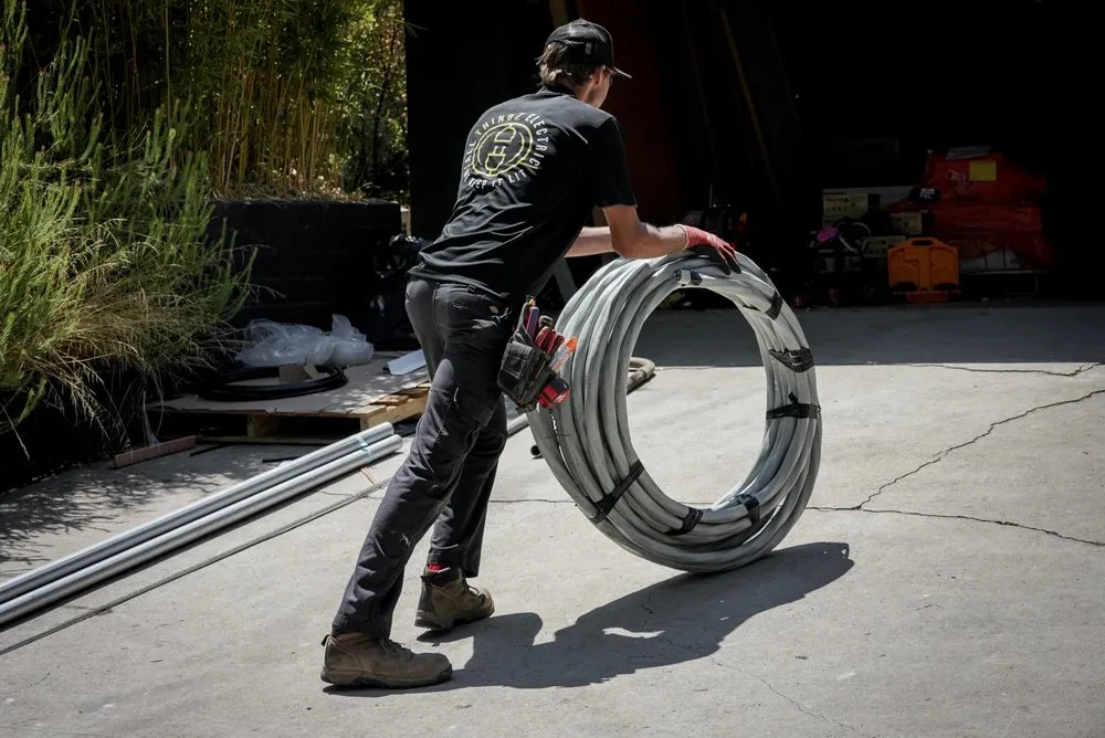 Slide of All Thingz Electric