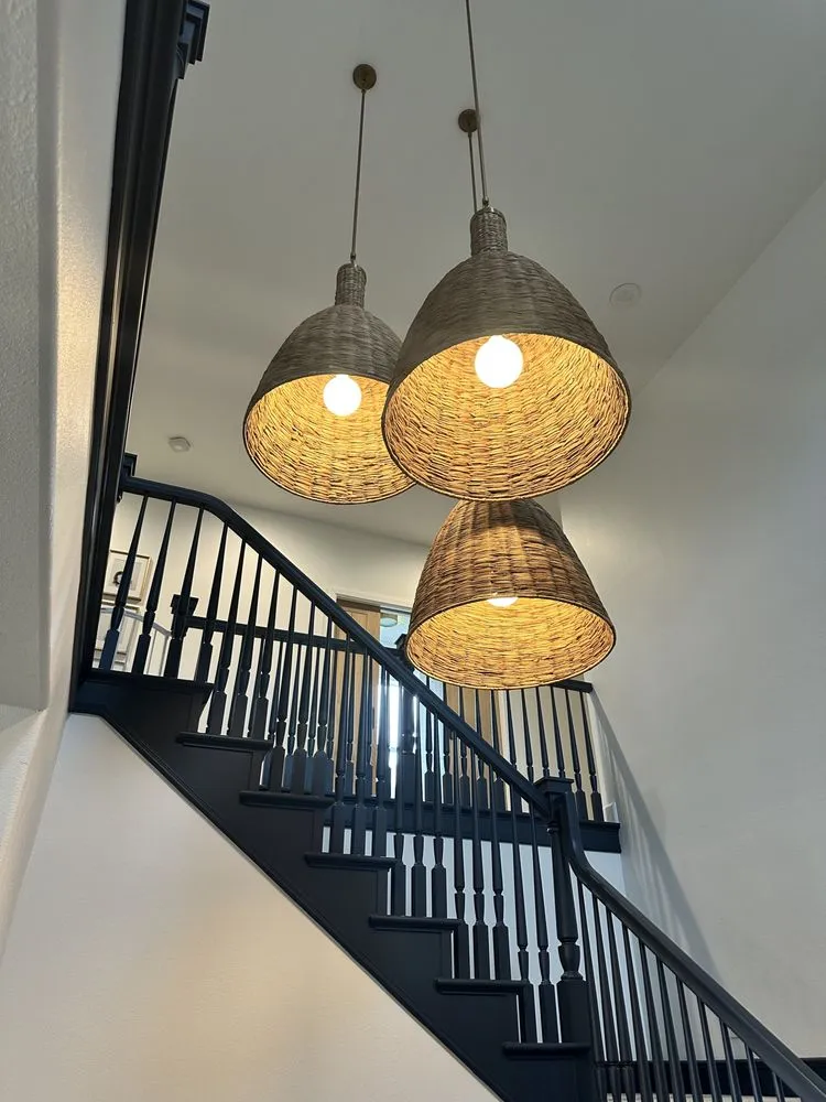 Slide of All Thingz Electric