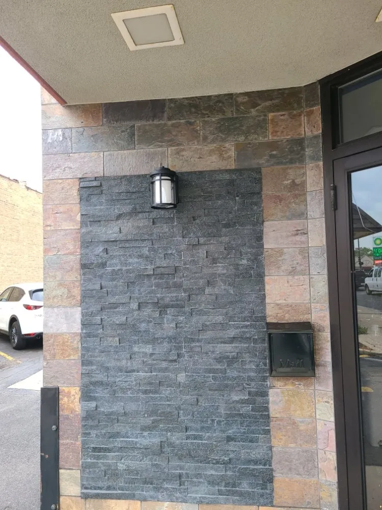 Trusted electrician providing circuit breaker repair in , 