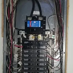 Emergency electrician providing lighting installation in , 