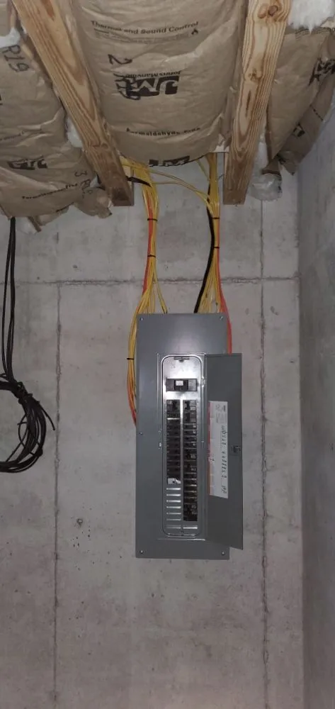 Licensed electrician providing circuit breaker repair in Rockford, TN - Allard Electric Service