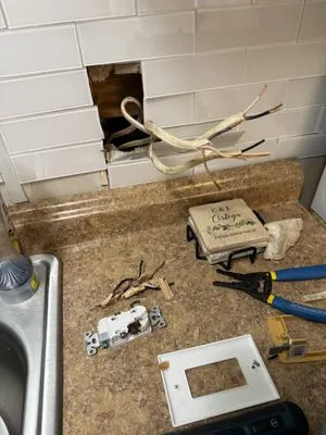 Allestar Electric Logo