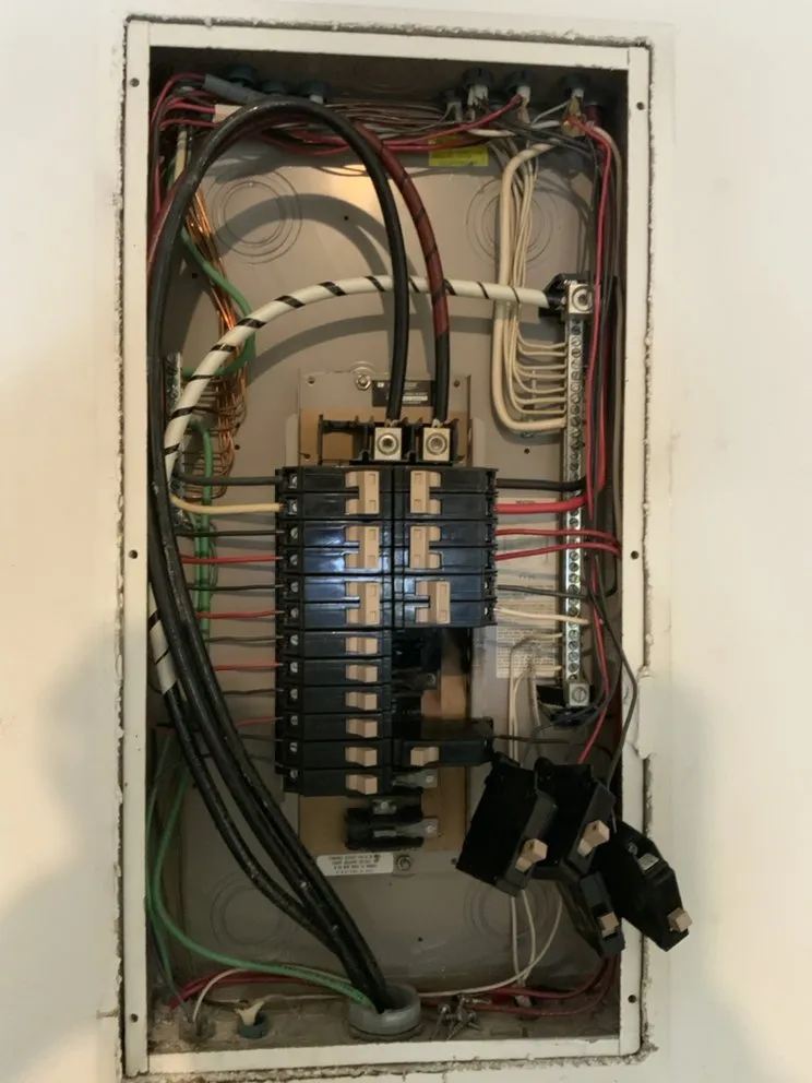 Licensed circuit breaker repair in Lake Worth, FL by Allied Power & Lighting