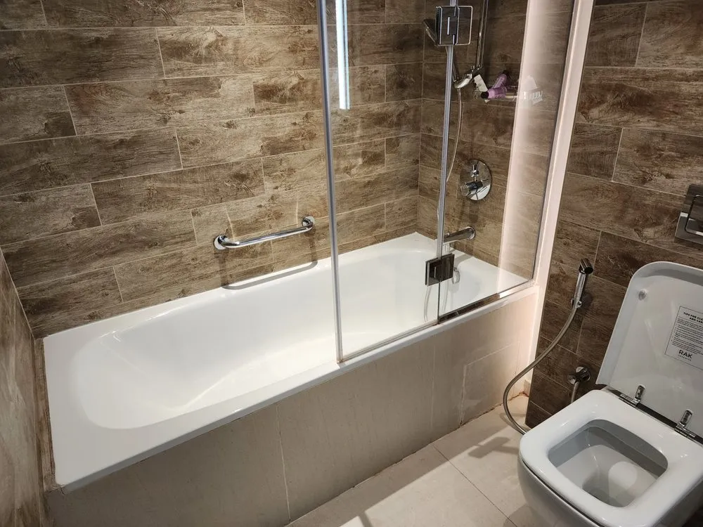 Slide of Almeer Handyman