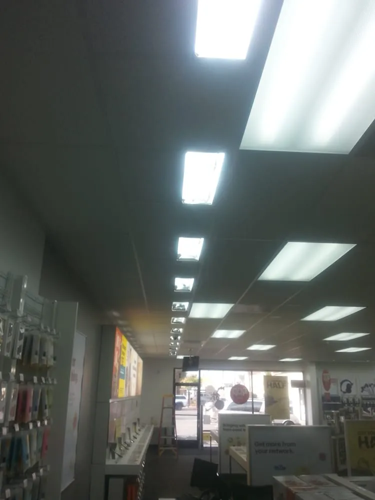 Expert electrician providing circuit breaker repair in , 