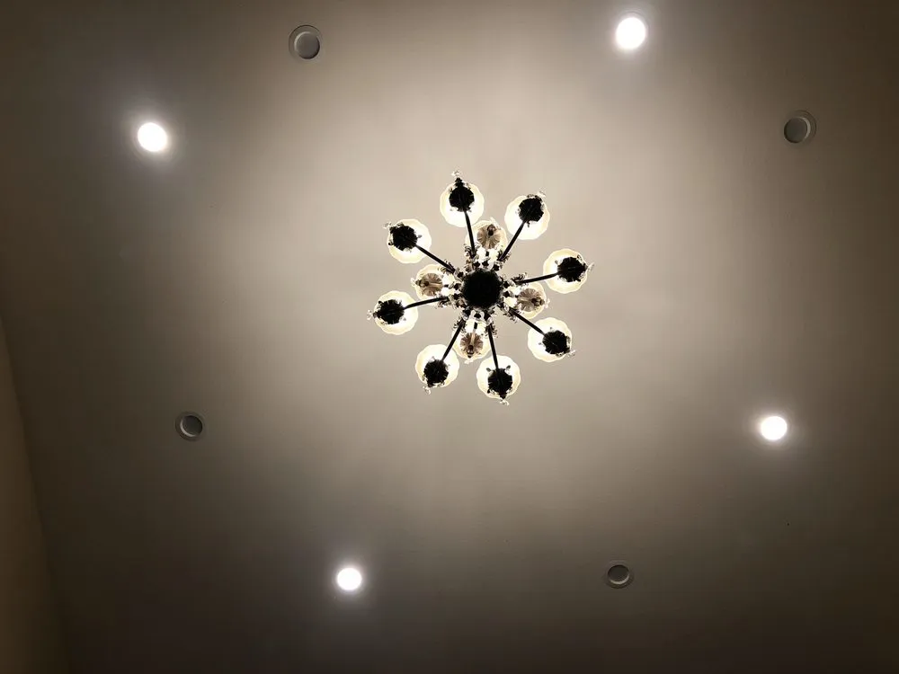 Reliable electrician providing electrical repair in , 