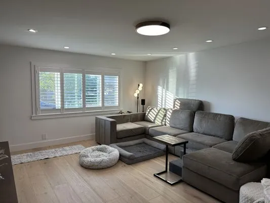 Alpha Electric Company Logo