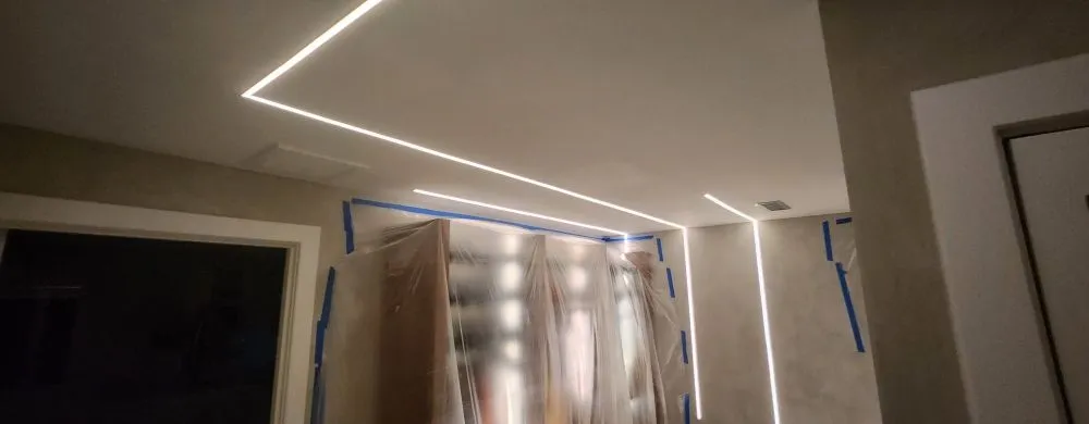 Trusted electrician providing emergency electrical service in , 