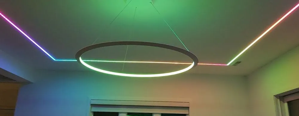 Expert electrician providing emergency electrical service in , 