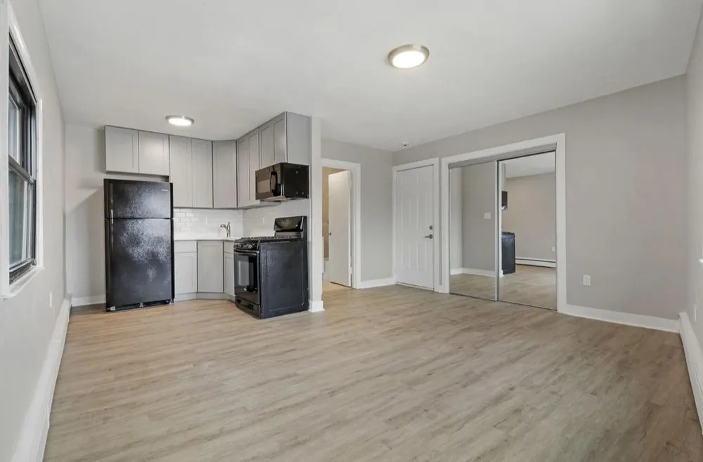 Slide of Alpha HandyWorks