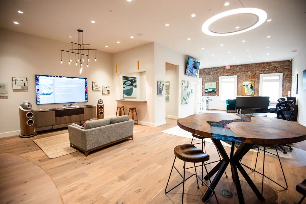 Slide of Alpine Electric