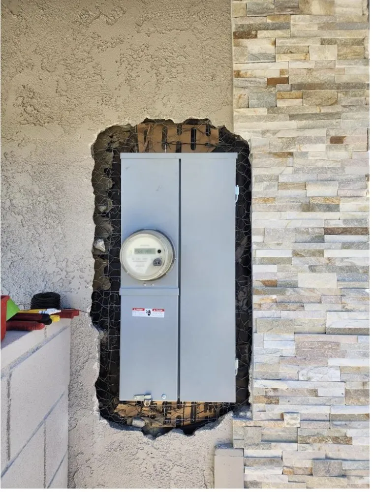 Expert electrician providing circuit breaker repair in , 