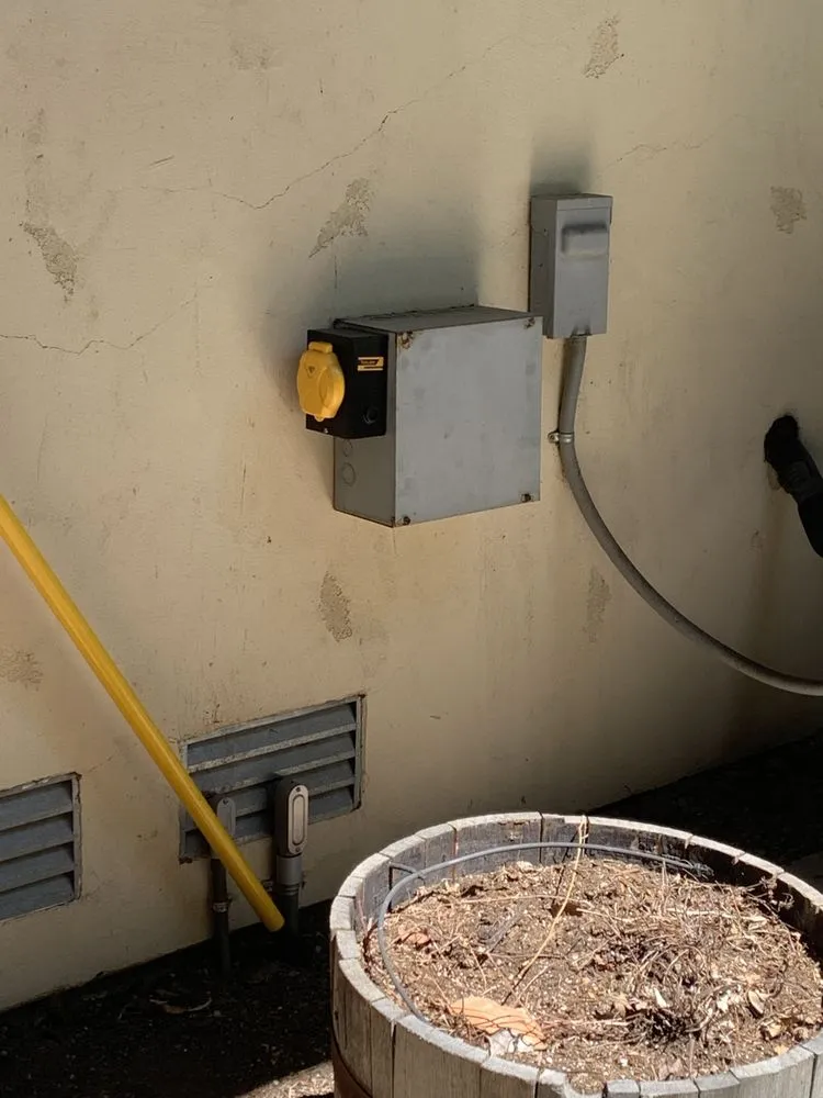 Slide of Alternativa Electrical Services