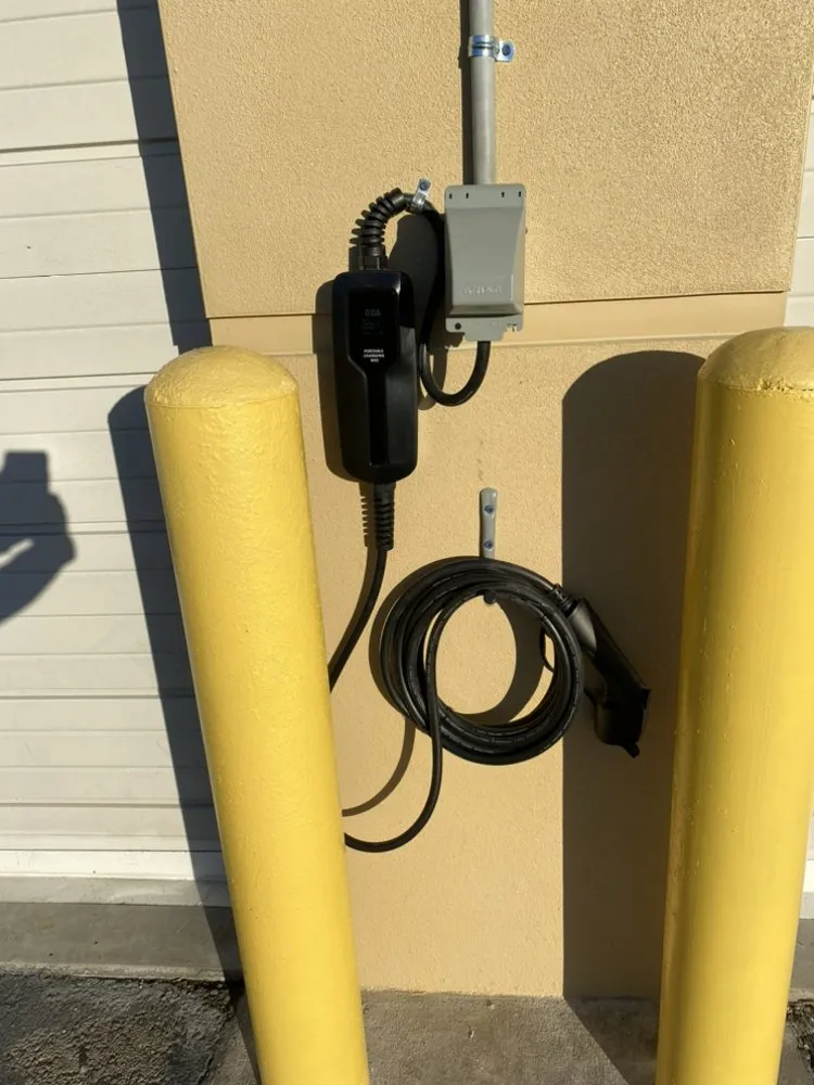 Slide of Alvin Davis Electrical Service