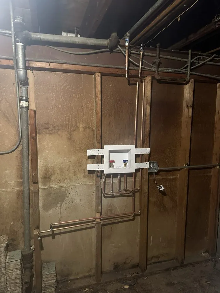 Emergency electrician providing wiring installation in , 