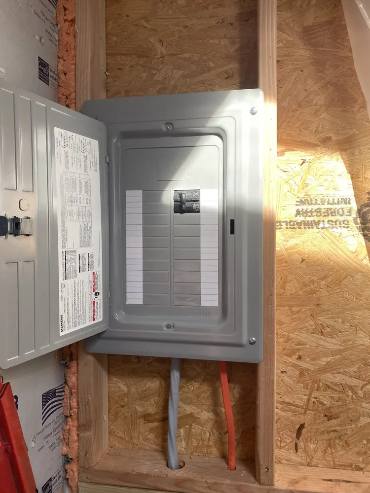 Certified electrical service for homes in lighting installation,  by 