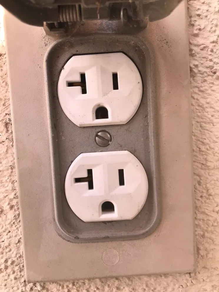 Slide of Amagrande Electric Service