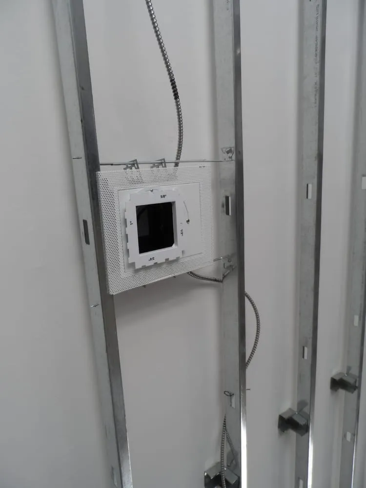 Emergency circuit breaker repair in Newbury Park, CA by Ambient Electric