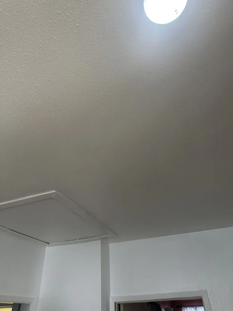 Expert outlet and switch repair experts serving ,  - Ambriz General Construction