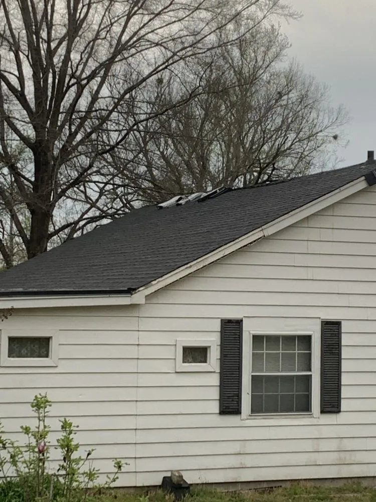Certified outlet and switch repair in Selmer, TN by American Carpenter