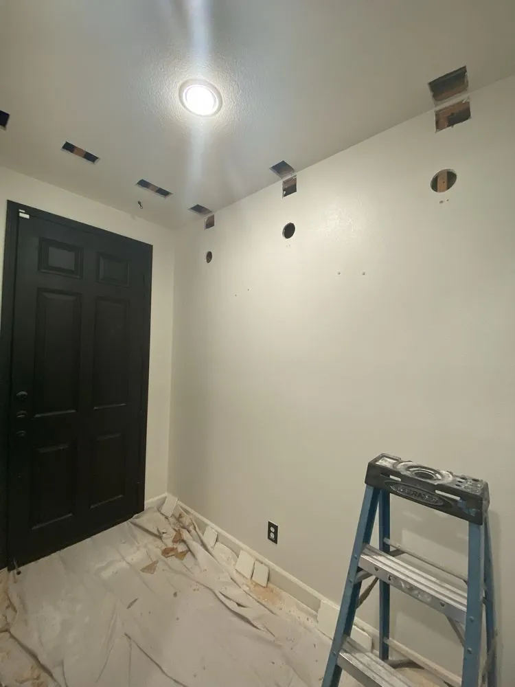 Affordable electrician providing circuit breaker repair in , 