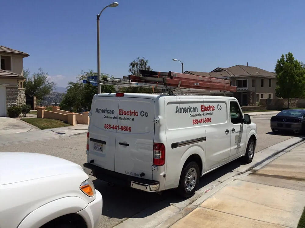 Certified electrician providing emergency electrical service in , 