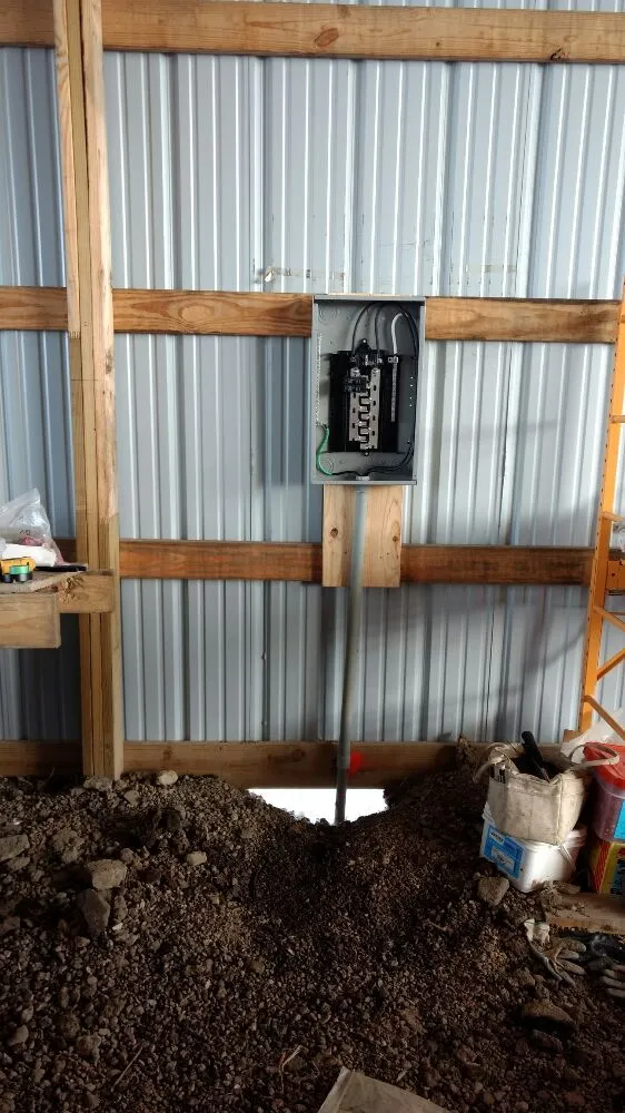 Certified electrician providing outlet and switch repair in Fostoria, MI - American Electric