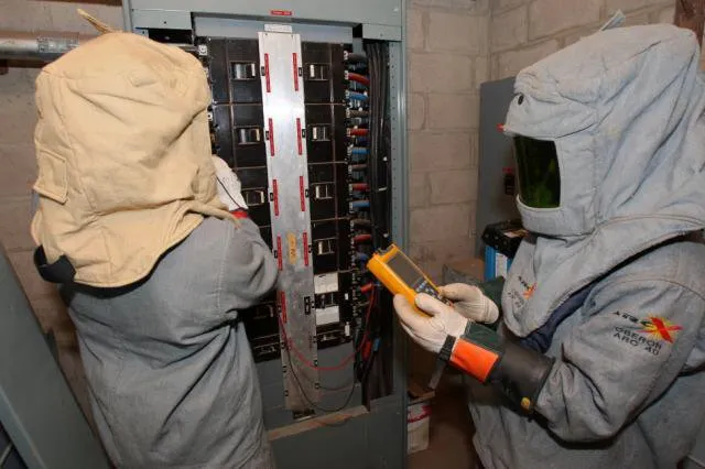 Emergency circuit breaker repair experts serving Mililani, HI - American Electric
