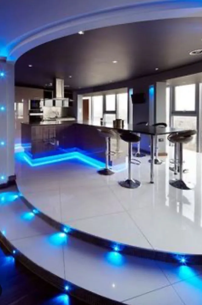 Slide of American Master Lines