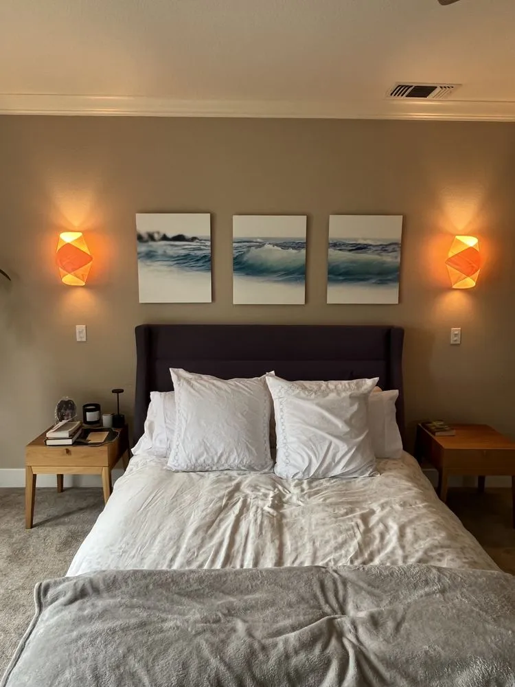 Slide of Americana Electric