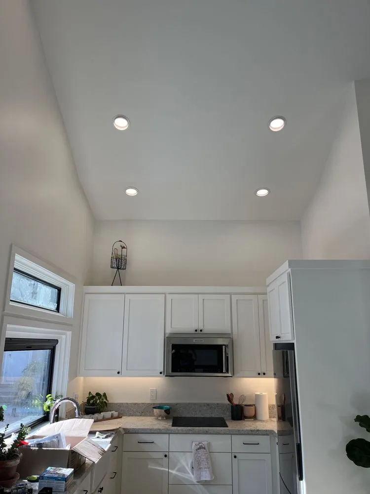 Slide of Americana Electric