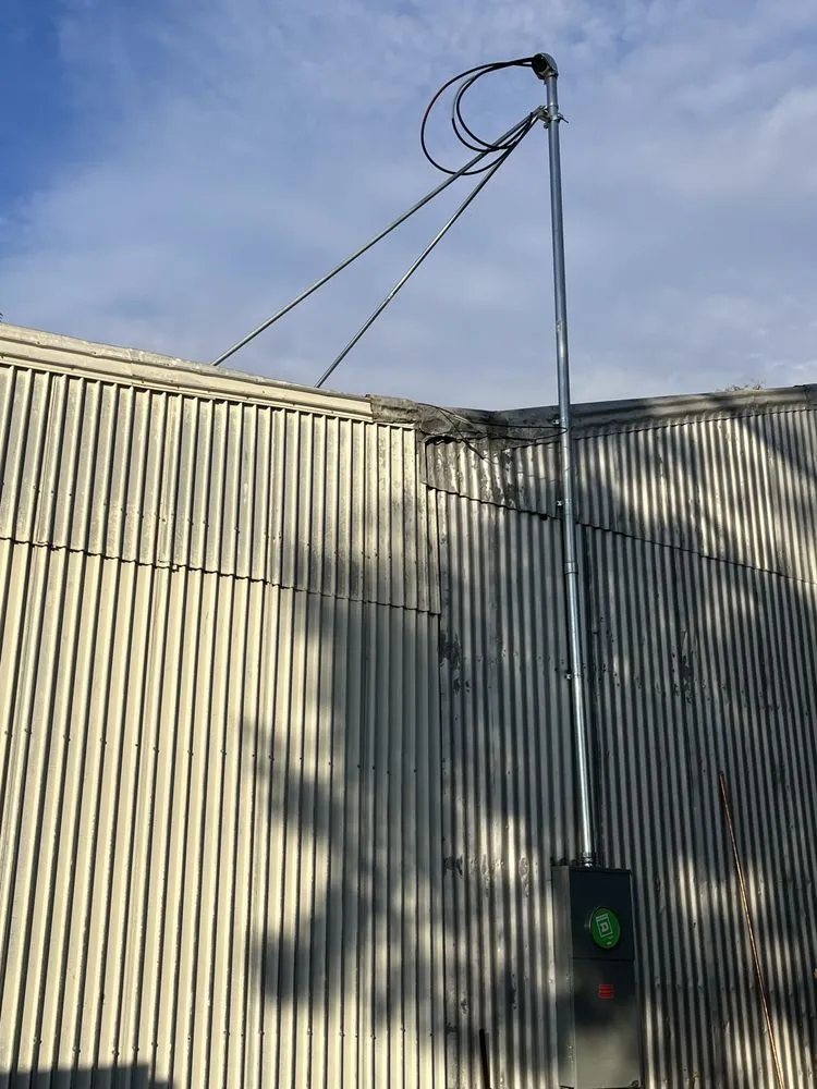 Slide of Americana Electric