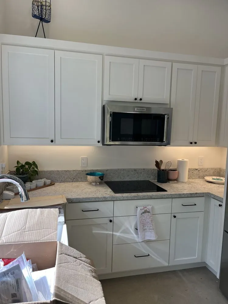 Slide of Americana Electric