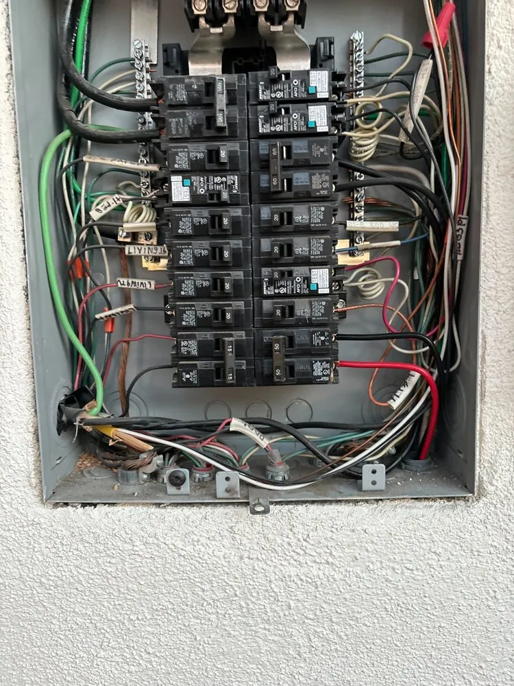 Expert electrician providing electrical repair in San Fernando Valley, CA - AmericanSolarCare