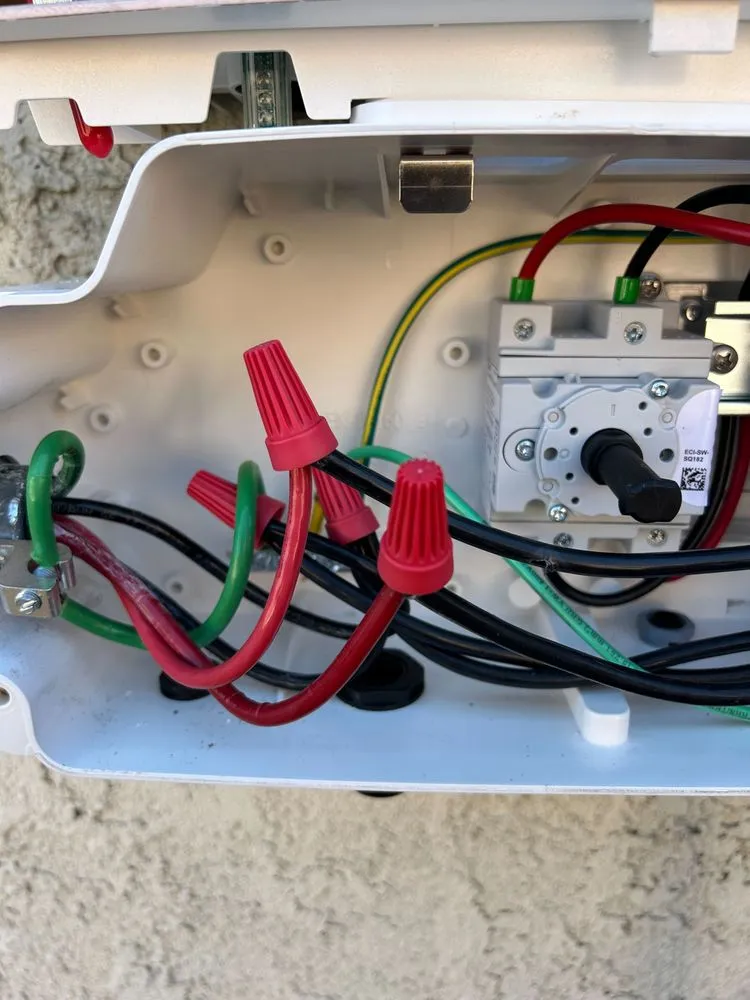 Emergency circuit breaker repair service in San Fernando Valley, CA - AmericanSolarCare