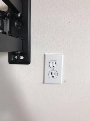 Amicable Master Electrician Logo