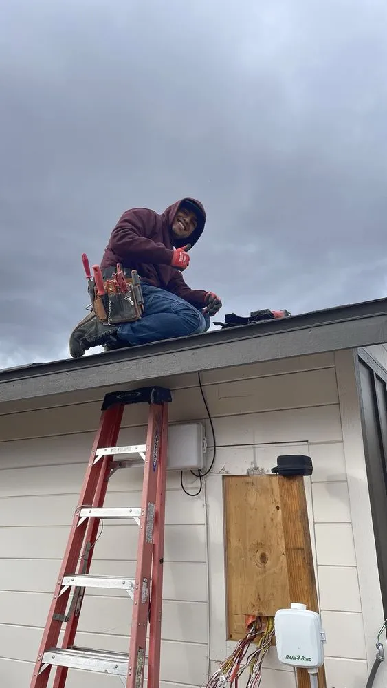 Slide of Amigo Electric