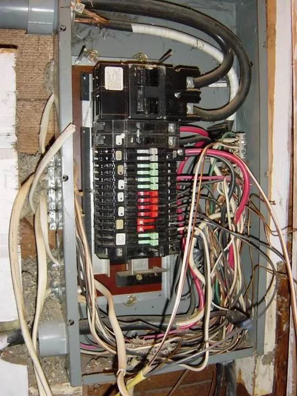 Professional electrical service for homes in lighting installation, by