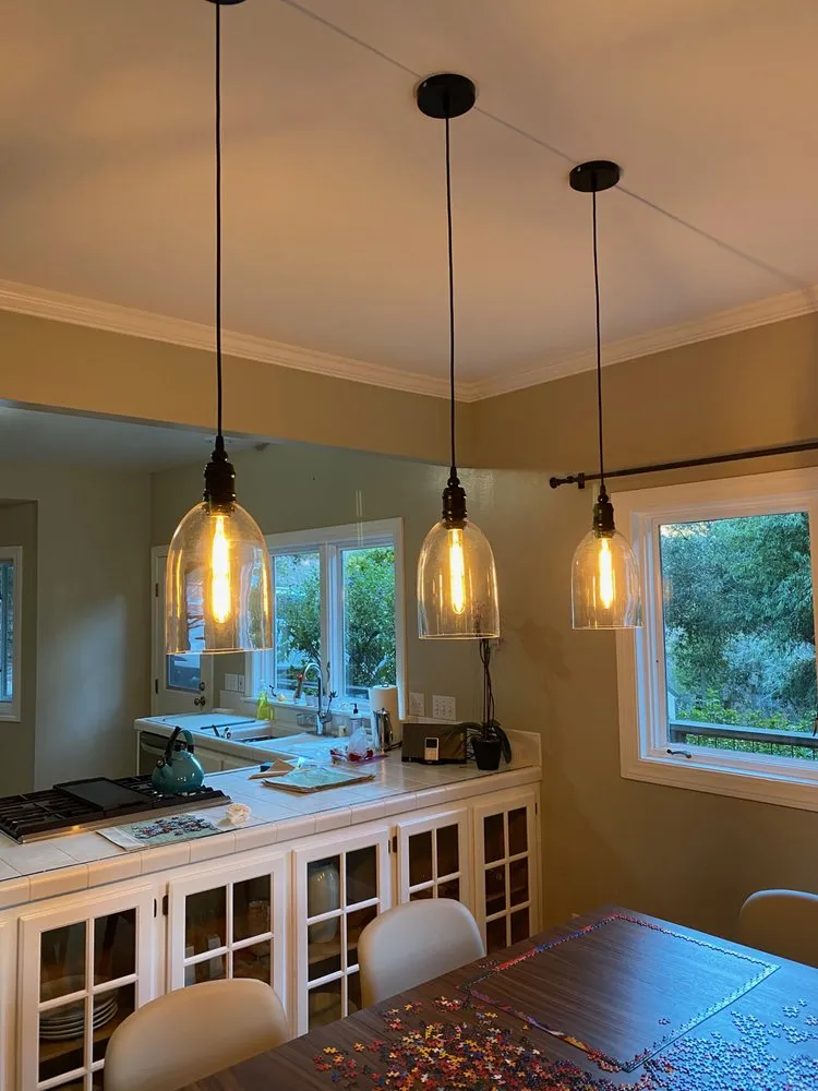 Emergency electrician providing lighting installation in ,