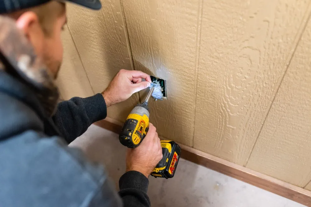 Slide of Amp Electric Construction