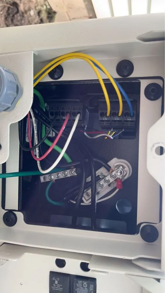 Emergency circuit breaker repair in Ulster Park, NY by Amper Electric