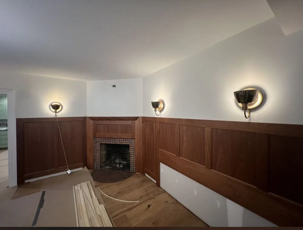 Slide of AmpFlow Electric