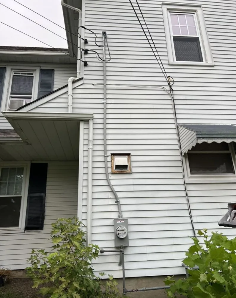 Slide of AmpFlow Electric