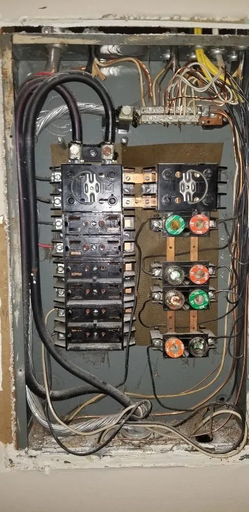 Slide of AmpsTeck Electric