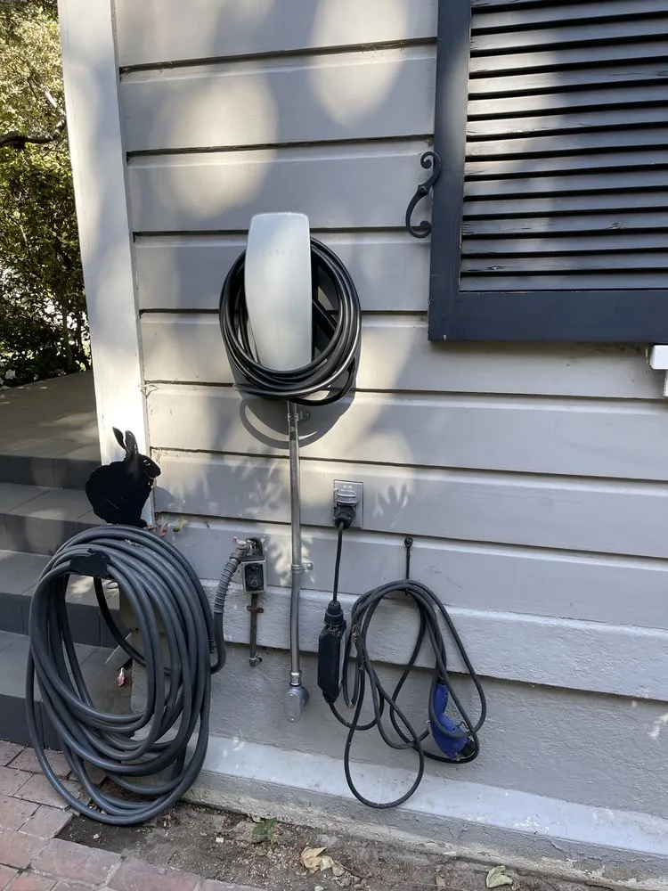 Slide of Ampworx Electric