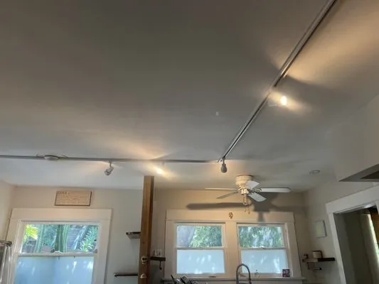 Ampworx Electric Logo