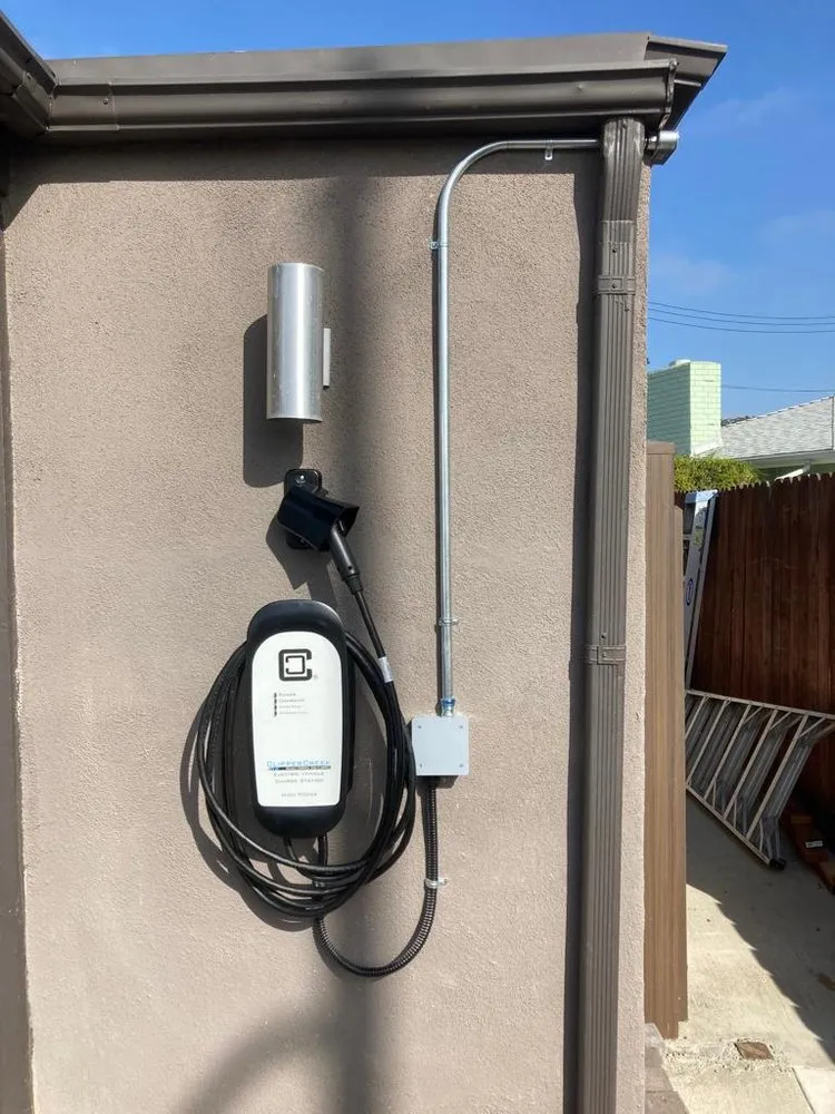 Emergency circuit breaker repair service in , - AmpZ Electrical